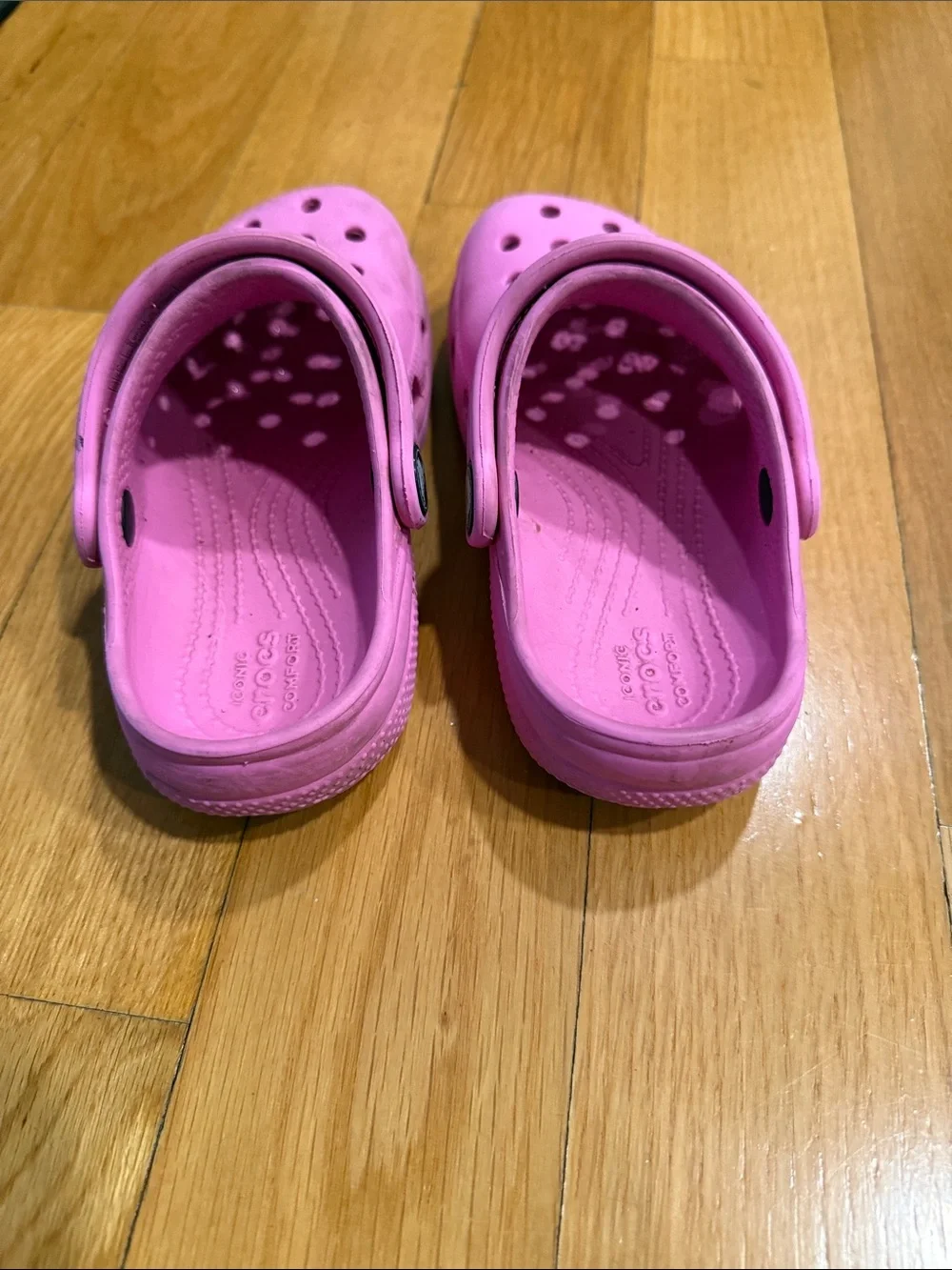 Crocs girls pink sandals size c10.